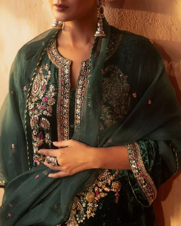 Green_Viscose_Velvet_Fully_Embroidered_Salwar_Suit_With_Duaptta