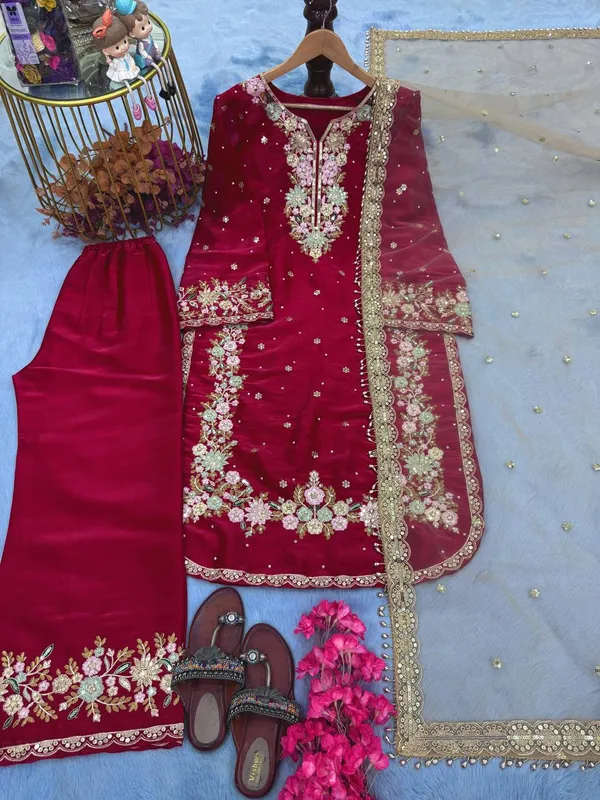 Maroon_Pure_Jimmy_Choo_Sequence_Embroidered_Diamond_&_Pearl_Work_Paksitani_Salwar_Suit_With_Dupatta