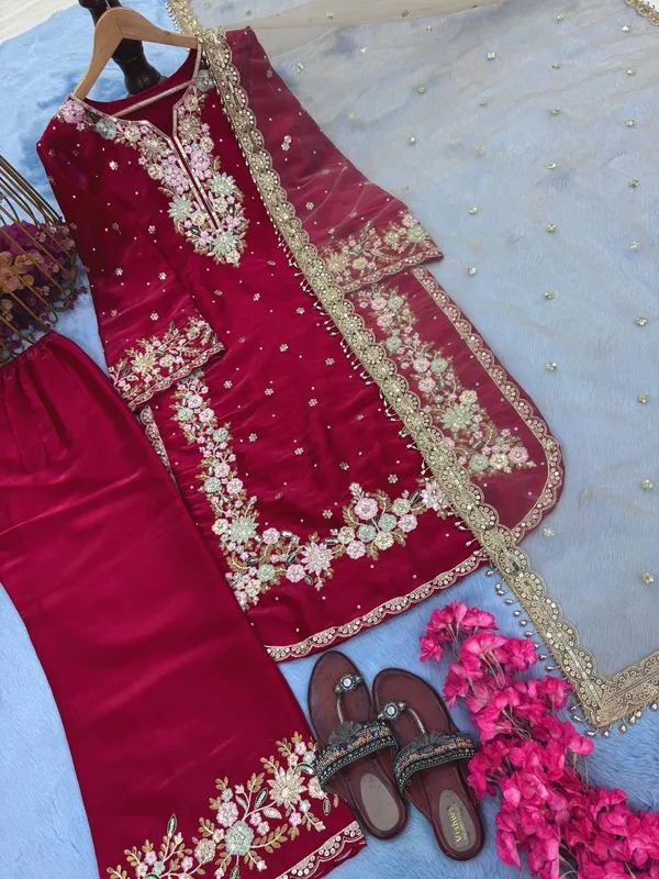 Maroon_Pure_Jimmy_Choo_Sequence_Embroidered_Diamond_&_Pearl_Work_Paksitani_Salwar_Suit_With_Dupatta