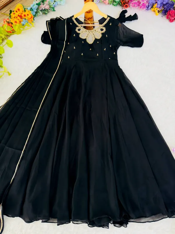 New_Party_Wear_Look_Black_Rangoli_Georgette_Dual-Tone_Heavy_Quality_Gown_With_Dupatta