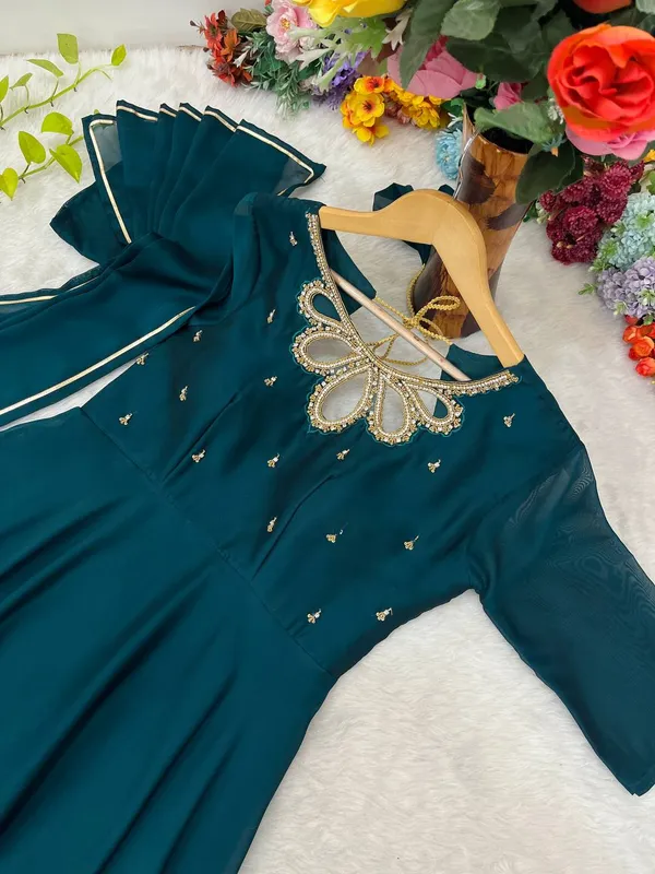 New_Party_Wear_Look_Black_Rangoli_Georgette_Dual-Tone_Heavy_Quality_Gown_With_Dupatta