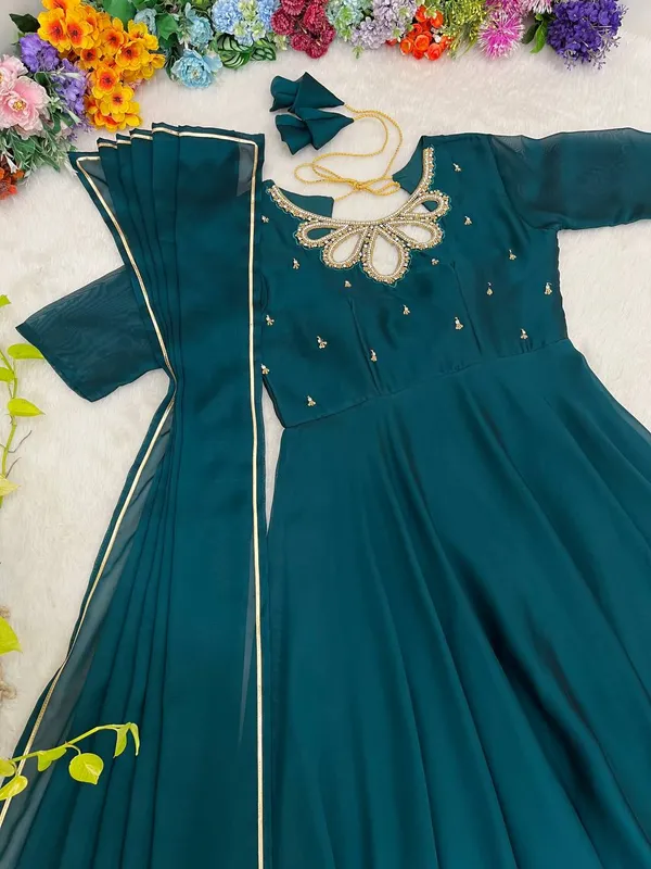 New_Party_Wear_Look_Black_Rangoli_Georgette_Dual-Tone_Heavy_Quality_Gown_With_Dupatta