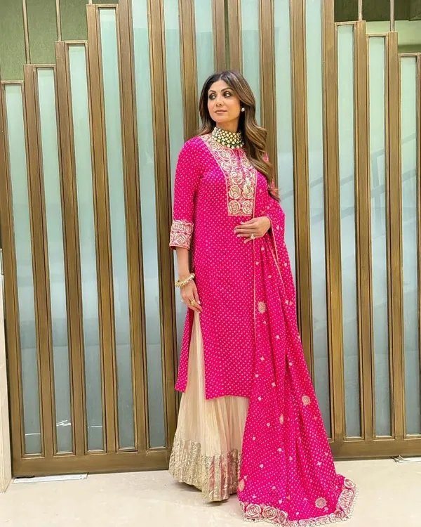 PINK_&_CREAM_FAUX_GEORGETTE_EMBROIDERY_CODDING_SEQUENCE_WITH_PRINT_SALWAR_SUIT_WITH_DUPATTA