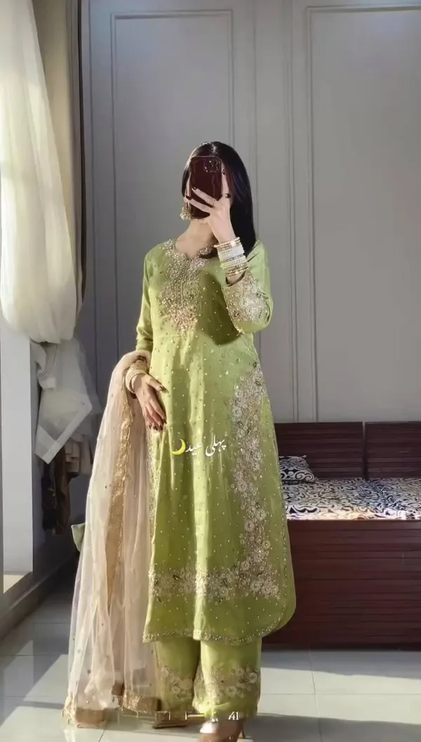 Pista_Green_Pure_Jimmy_Choo_Sequence_Embroidered_Diamond_&_Pearl_Work_Paksitani_Salwar_Suit_With_Dupatta