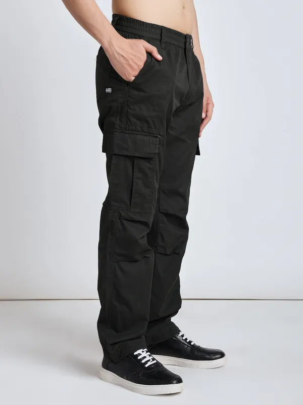 Sophisticated_Dark_Green_Cotton_Premium_&_Comfortable_Cargo_Pant_For_Men