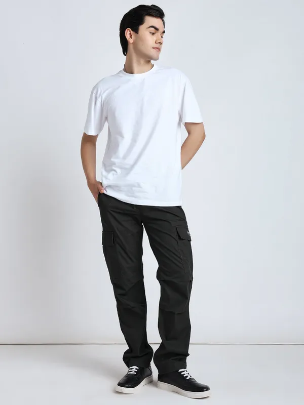 Sophisticated_Dark_Green_Cotton_Premium_&_Comfortable_Cargo_Pant_For_Men