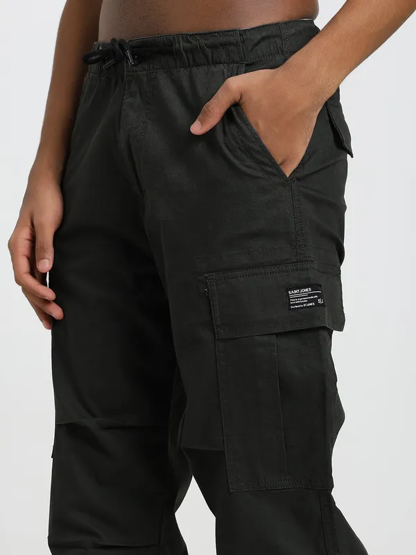 Black_Cotton_Lycra_Premium_&_Comfortable_Cargo_Pant_For_Men