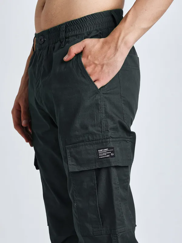 Sophisticated_Green_Cotton_Premium_&_Comfortable_Cargo_Pant_For_Men