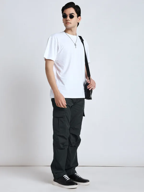 Sophisticated_Green_Cotton_Premium_&_Comfortable_Cargo_Pant_For_Men