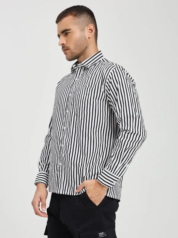 Black_&_White_Cotton_Premium_&_Comfortable_Shirt_For_Men