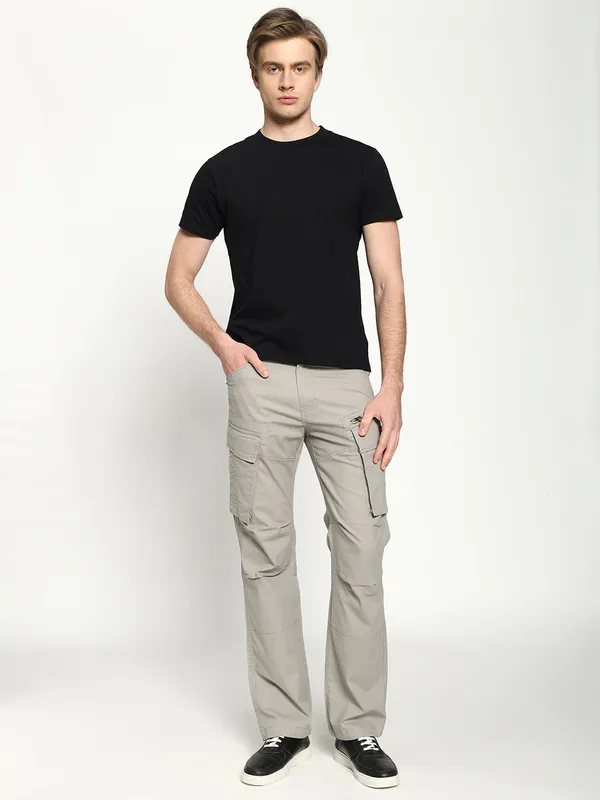Grey_Cotton_Premium_&_Comfortable_Cargo_Pant_For_Men