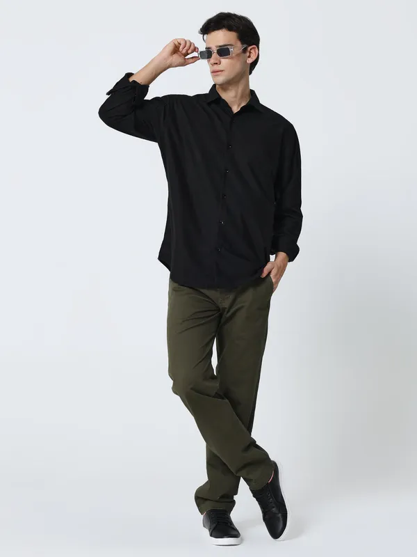 Olive_Cotton_Premium_&_Comfortable_Trousers_For_Men