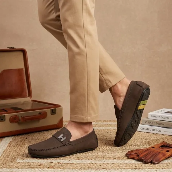Brown_Soft_Cushined_Padded_Crafted_Black_Shade_Loafers