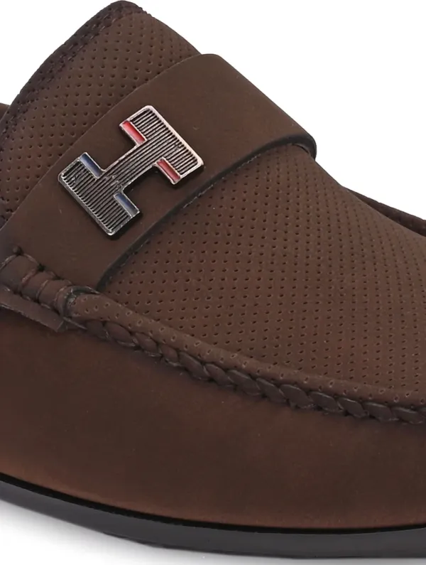 Brown_Soft_Cushined_Padded_Crafted_Black_Shade_Loafers