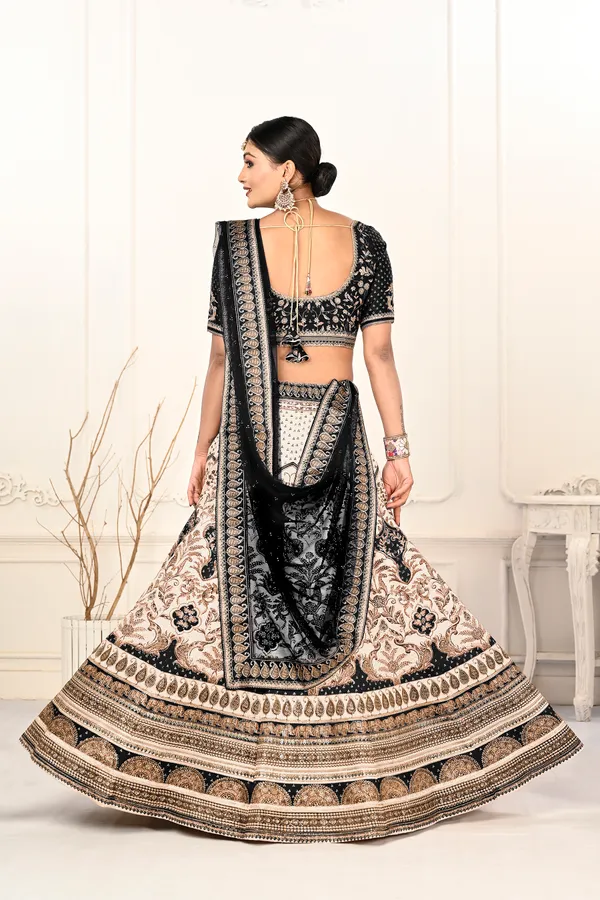 LEHENGA_CHOLI_SET