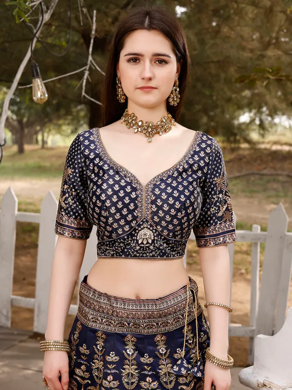 LEHENGA_CHOLI_SET