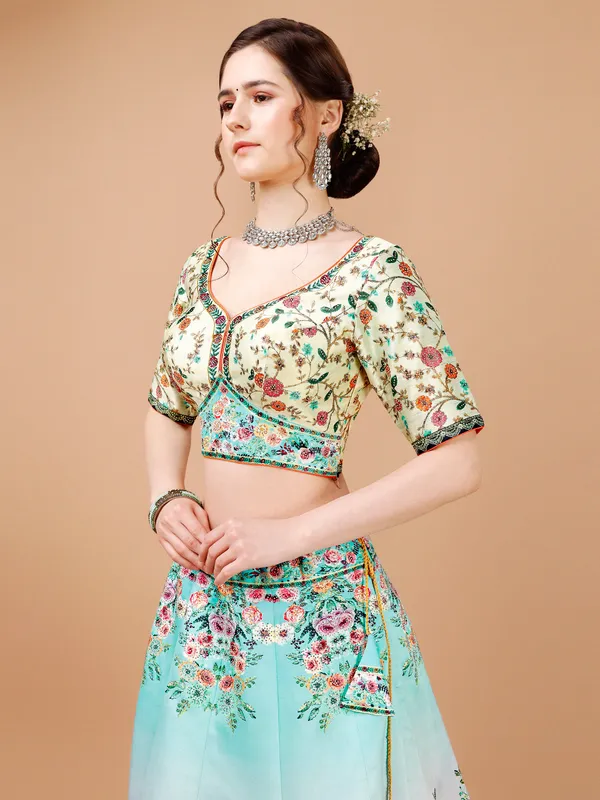 LEHENGA_CHOLI_SET