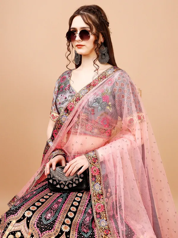 LEHENGA_CHOLI_SET
