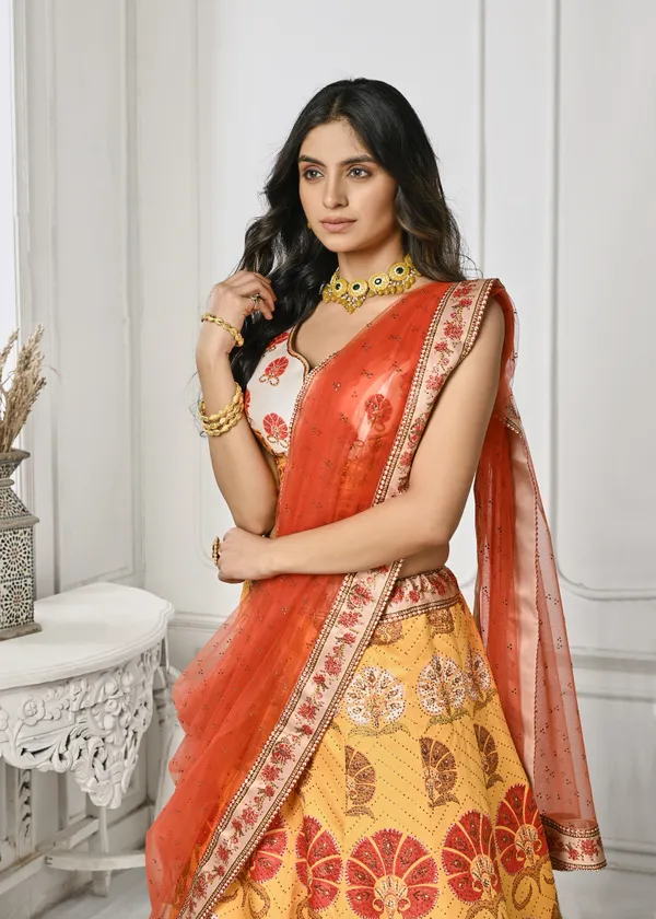 LEHENGA_CHOLI_SET