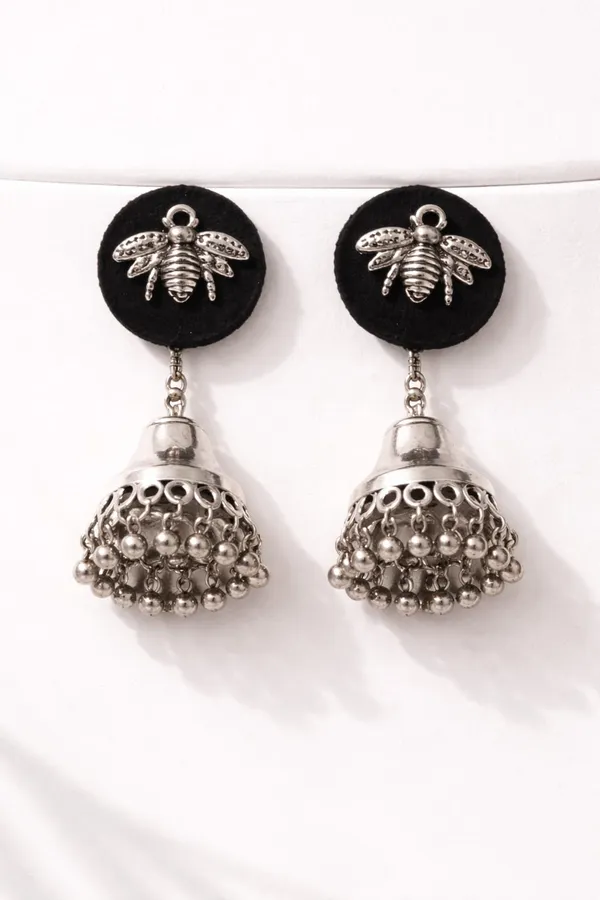 Handmade_Tribal_Mirror_Necklace_Set_for_Women_|_Red_Cotton_Thread,_German_Silver_Pendant,_Cowrie_Shell_&_Matching_Jhumka_Earrings_|_Boho_Ethnic_Jewellery