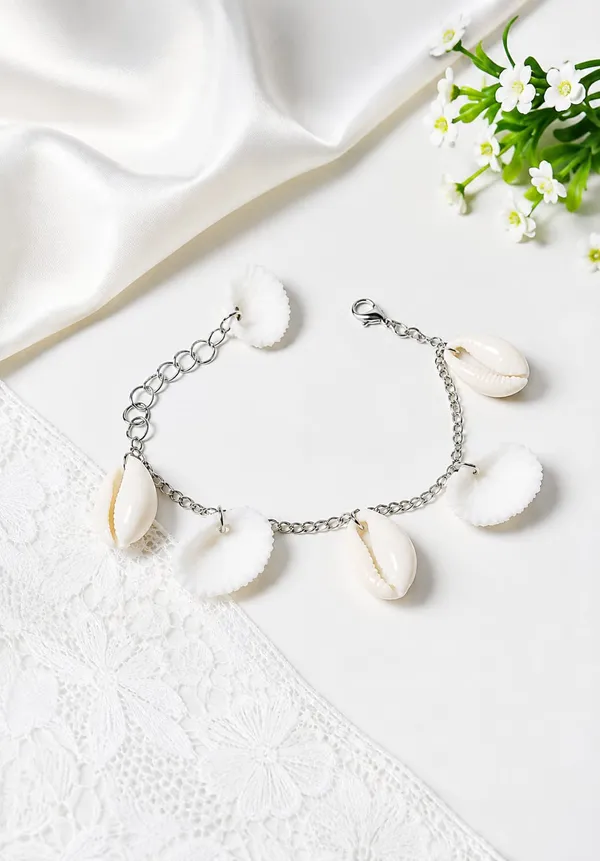 Trendy_Cowrie_Shell_Charm_Bracelet_for_Women_&_Girls_|_Boho_Beachwear_&_Western_Hand_Chain_Jewellery