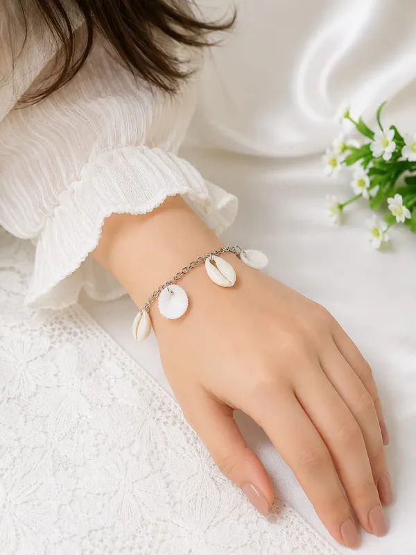Trendy_Cowrie_Shell_Charm_Bracelet_for_Women_&_Girls_|_Boho_Beachwear_&_Western_Hand_Chain_Jewellery