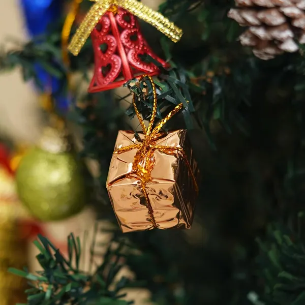 Lazybeee_70Pcs_Mini_Christmas_Tree_Decoration_Ornaments_Set_|_Beautiful_Xmas_Tree_Hanging_Baubles_&_Décor_Items_|_Christmas_Tree_Decorations_Accessories_(Random_Ornaments_Sent_|_Tree_Not_Inculded)