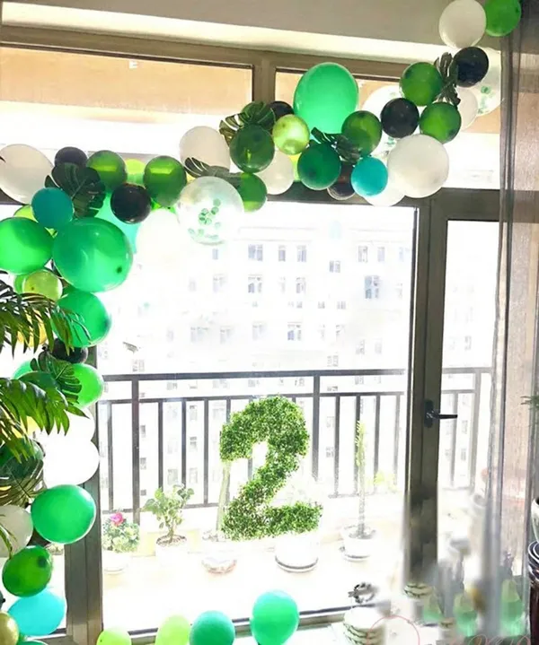 White_&_Green_Latex_Balloons_|_For_Jungle_Party_Supplies_|_Baby_Shower_Dino_Jungle_Jurassic_Birthday_Party_Decorations_(50_Pcs)_(12_Inch)