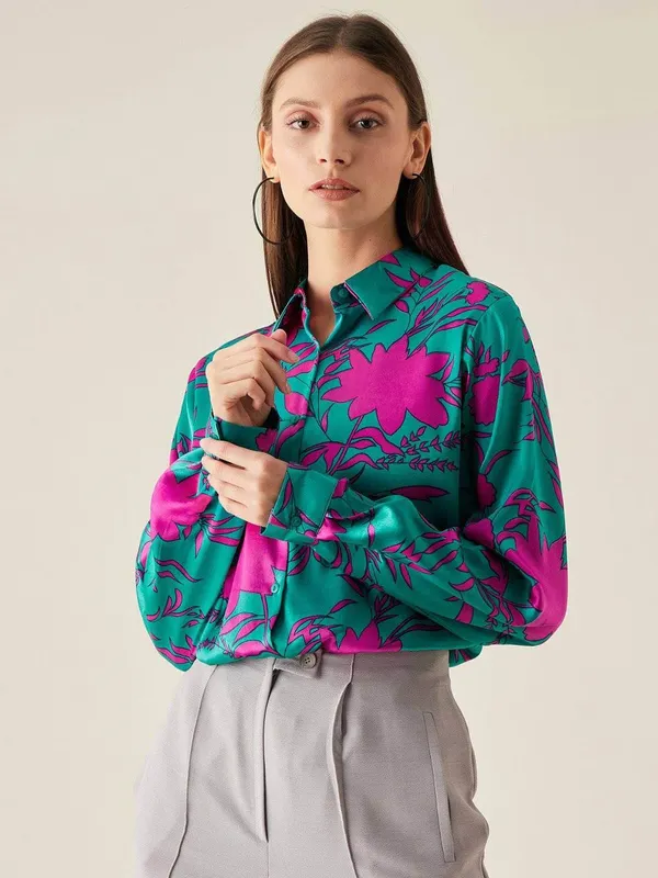 Green_Floral_Printed_Casual_Regular_Fit_Solid_Shirt