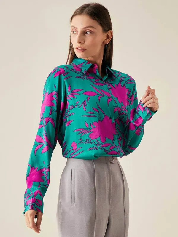 Green_Floral_Printed_Casual_Regular_Fit_Solid_Shirt