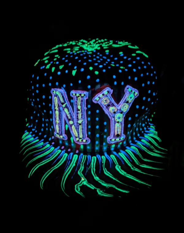 INSANE_4D_Hand_Art_|_NY-MYSTIC-PORTAL_|_UV_&_Glow_in_DARK_|_CAP