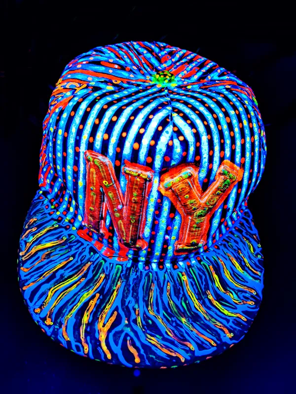 INSANE_4D_Hand_Art_|_NY-MYSTIC-PORTAL_|_UV_&_Glow_in_DARK_|_CAP
