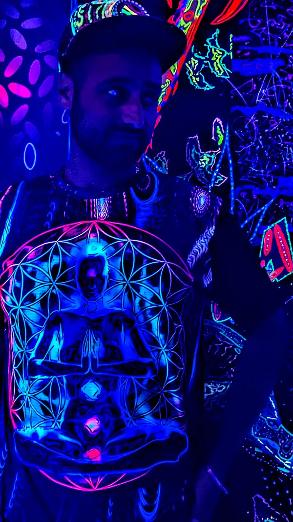 CHAKRA-MEDITATION-PORTAL_|_UV_Reactive_Art_|_T-SHIRT_|_210_GSM