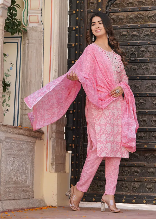Pink_Cotton_Rayon_Kurta_&_Pant_With_Dupatta_Set_For_Women