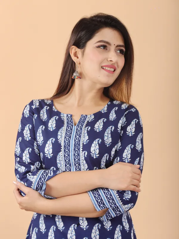 Dark_Blue_&_White_Cotton_Rayon_Kurta_&_Pant_Set_For_Women