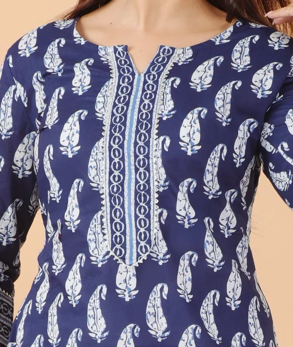 Dark_Blue_&_White_Cotton_Rayon_Kurta_&_Pant_Set_For_Women