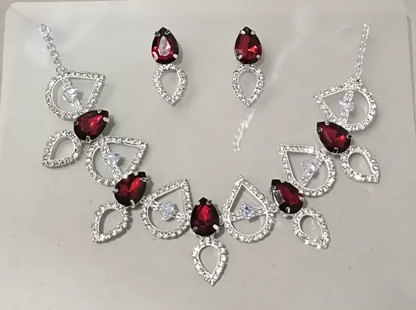 Feminine_Colorful_Jewellery_Sets