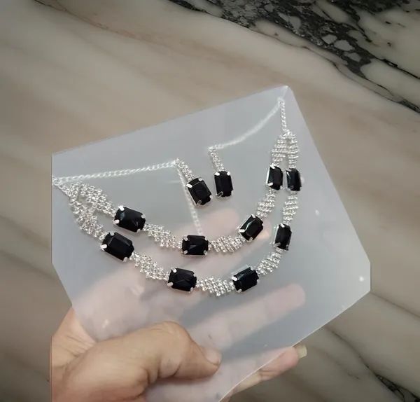 Shimmering_Graceful_Jewellery_Sets_|_NEW_WOMAN_FANCY_JEWELLERY_SET