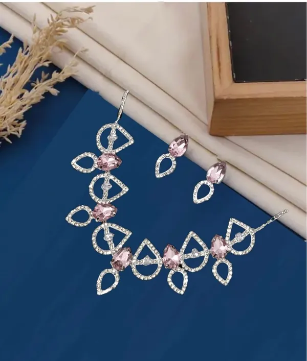 NEW_WOMEN_JEWELLERY_SET_WITH_EARRING
