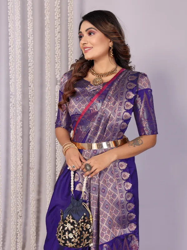 Blue_Banarasi_Silk_Saree_with_Exquisite_Golden_Zari_Weaving