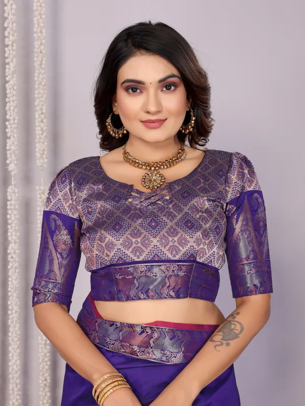 Blue_Banarasi_Silk_Saree_with_Exquisite_Golden_Zari_Weaving