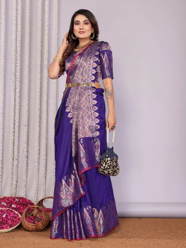Blue_Banarasi_Silk_Saree_with_Exquisite_Golden_Zari_Weaving