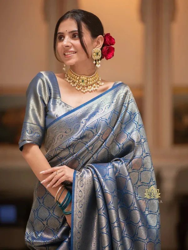 Exquisite_Sky_Blue_Banarasi_Silk_Saree_with_Intricate_Silver_Patterns_and_Traditional_Motifs