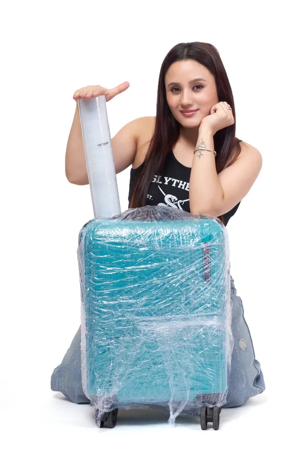 Transparent_Stretch_Film_-_Multi-Purpose_Product,_For_Packing_Scrachless_Delivery_Of_Products_And_Storage_(1_KG_ROLL)