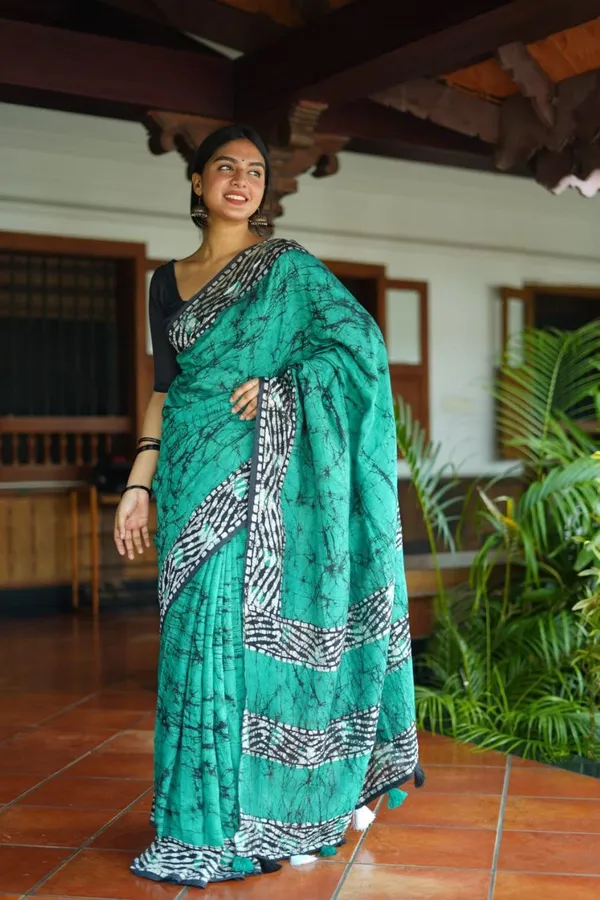 Aqua_Blue_Premium_Linen_Saree_For_Women
