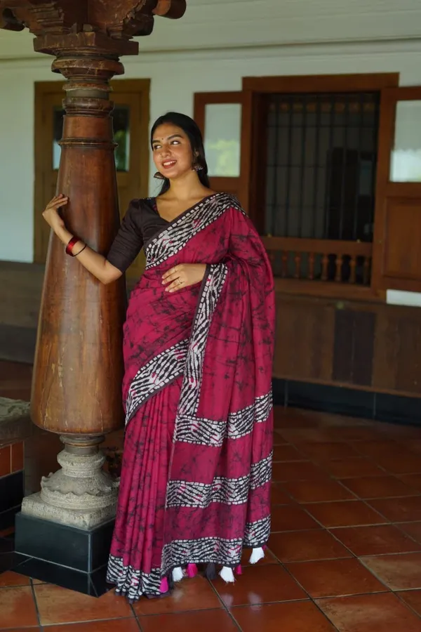 Pink_Premium_Linen_Saree_For_Women