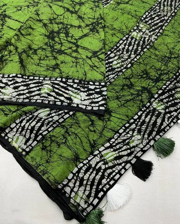 Green_Premium_Linen_Saree_For_Women
