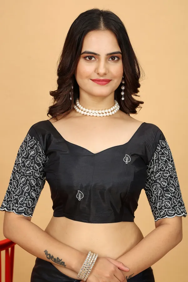 Black_Silk_Saree_With_Blouse_Piece_For_Women