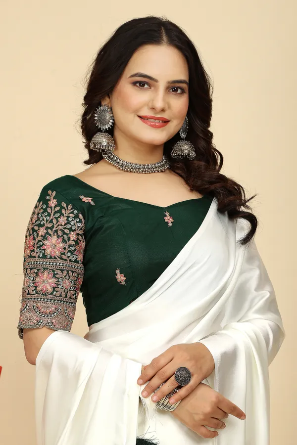 Green_Chiffon_Saree_With_Blouse_For_Women