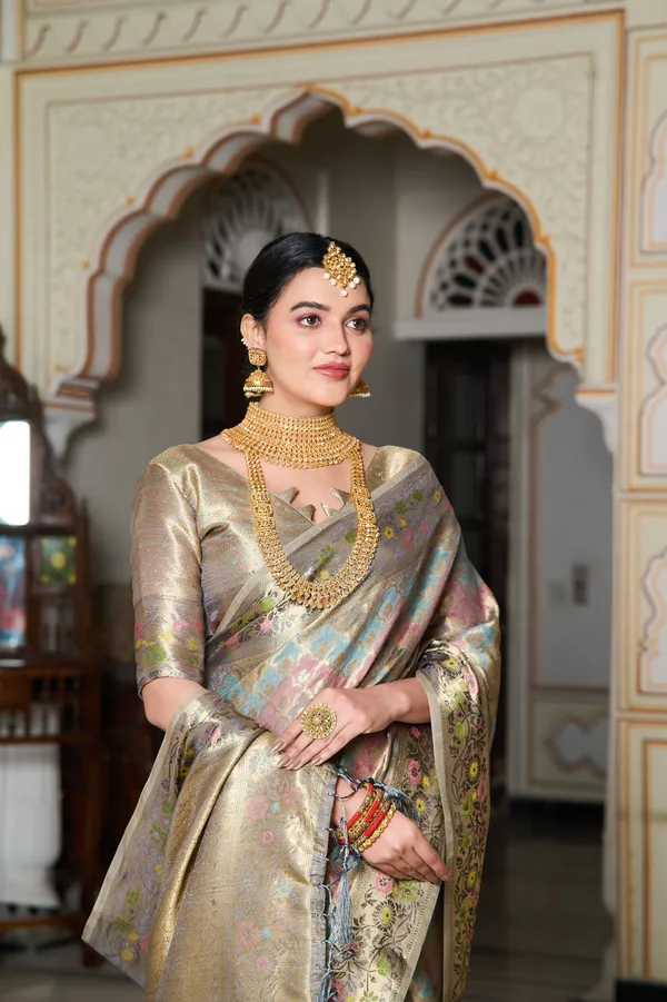 Grey_Banarasi_Organza_Saree_With_Tassels_Blouse_For_Women